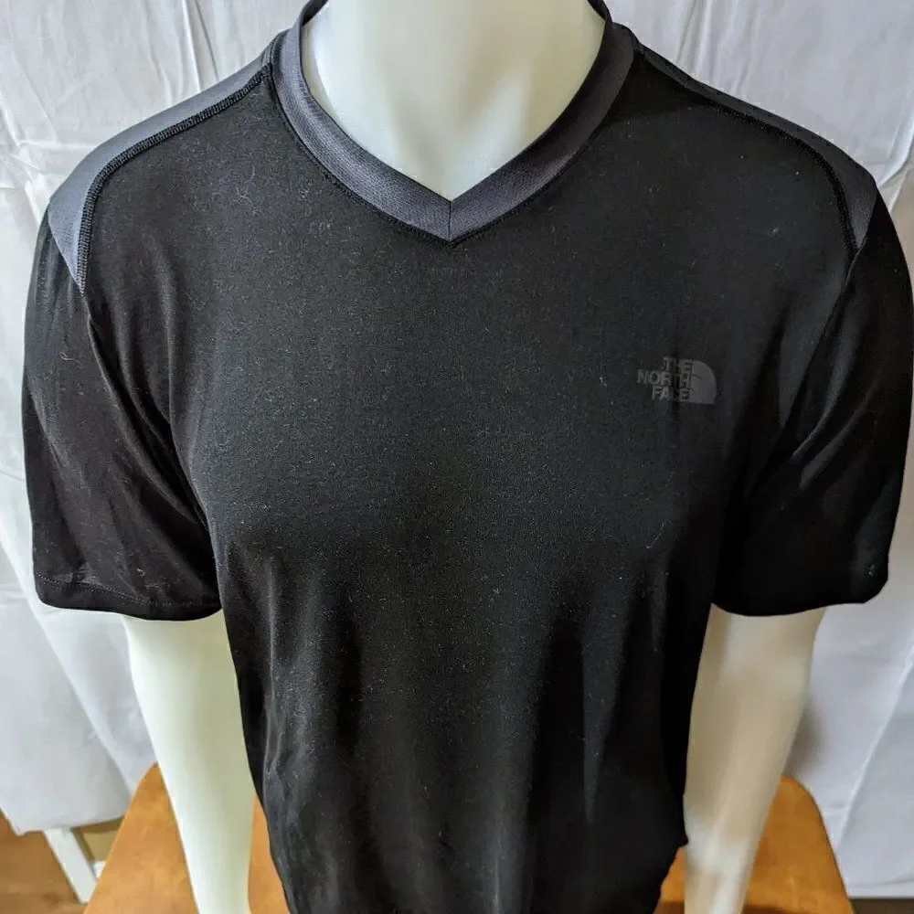 ‎North Face V neck T shirt